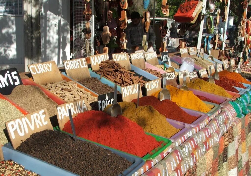 Artisanat et souvenirs : L'expérience shopping à Djerba, un trésor caché - Tunisia Go Travel